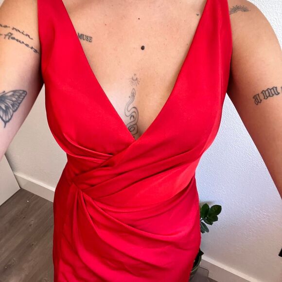 JVN by Jovani Red Draped Gown – Size 4 - Picture 3 of 8